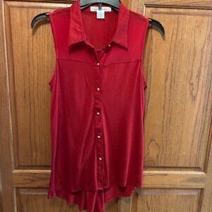 San Souci Women's Sleeveless collared Red button down Hi- Low  shirt size S